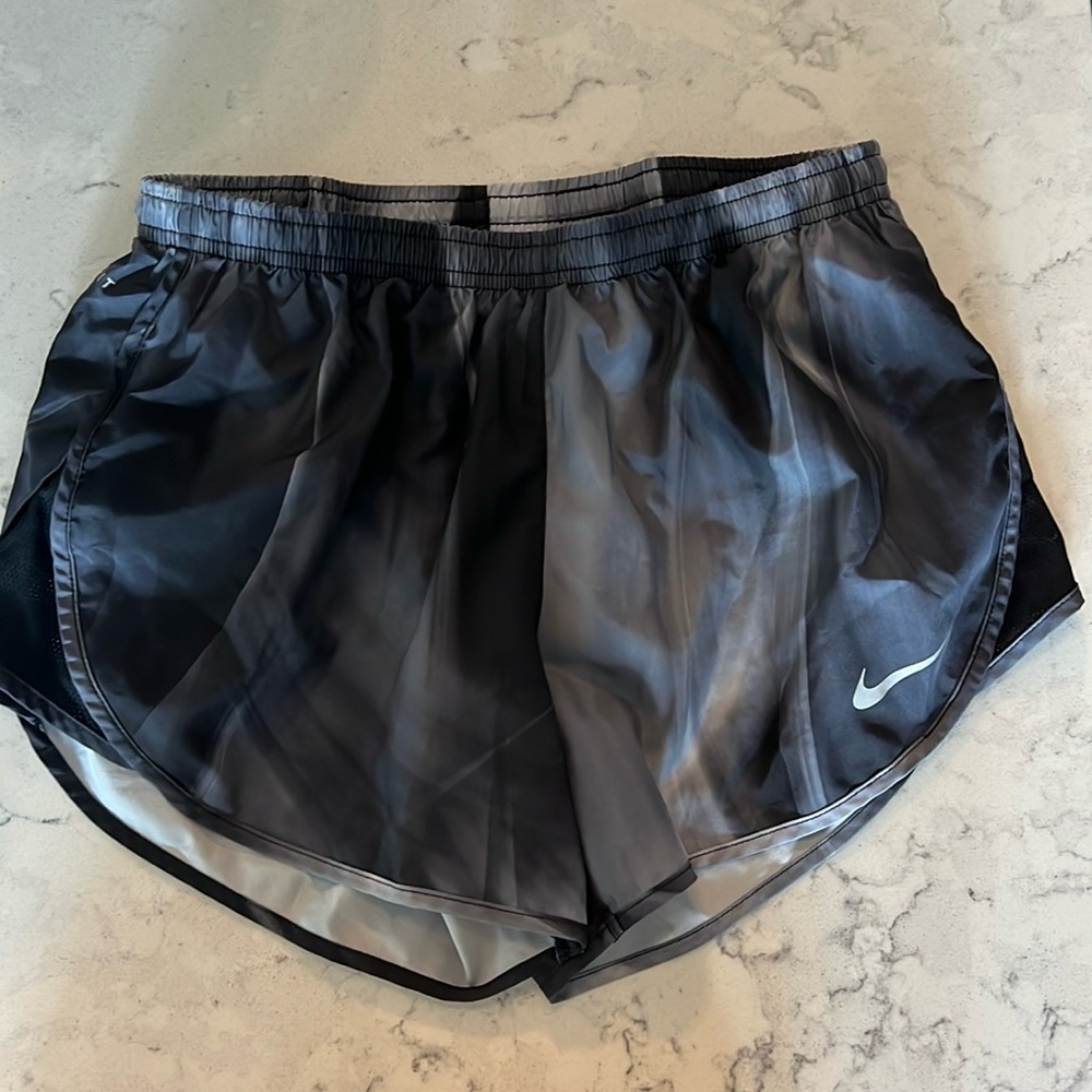 Nike Tempo Short - black/white/grey marble print